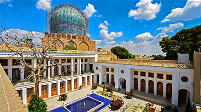 حیاط هتل کریاس اصفهان حیاط هتل کریاس اصفهان